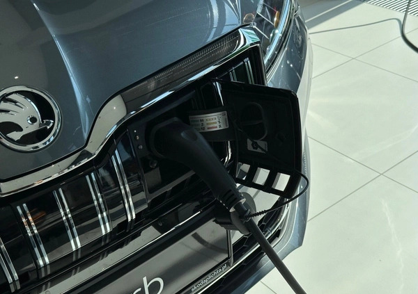 Skoda Superb cena 194840 przebieg: 4, rok produkcji 2024 z Czaplinek małe 154